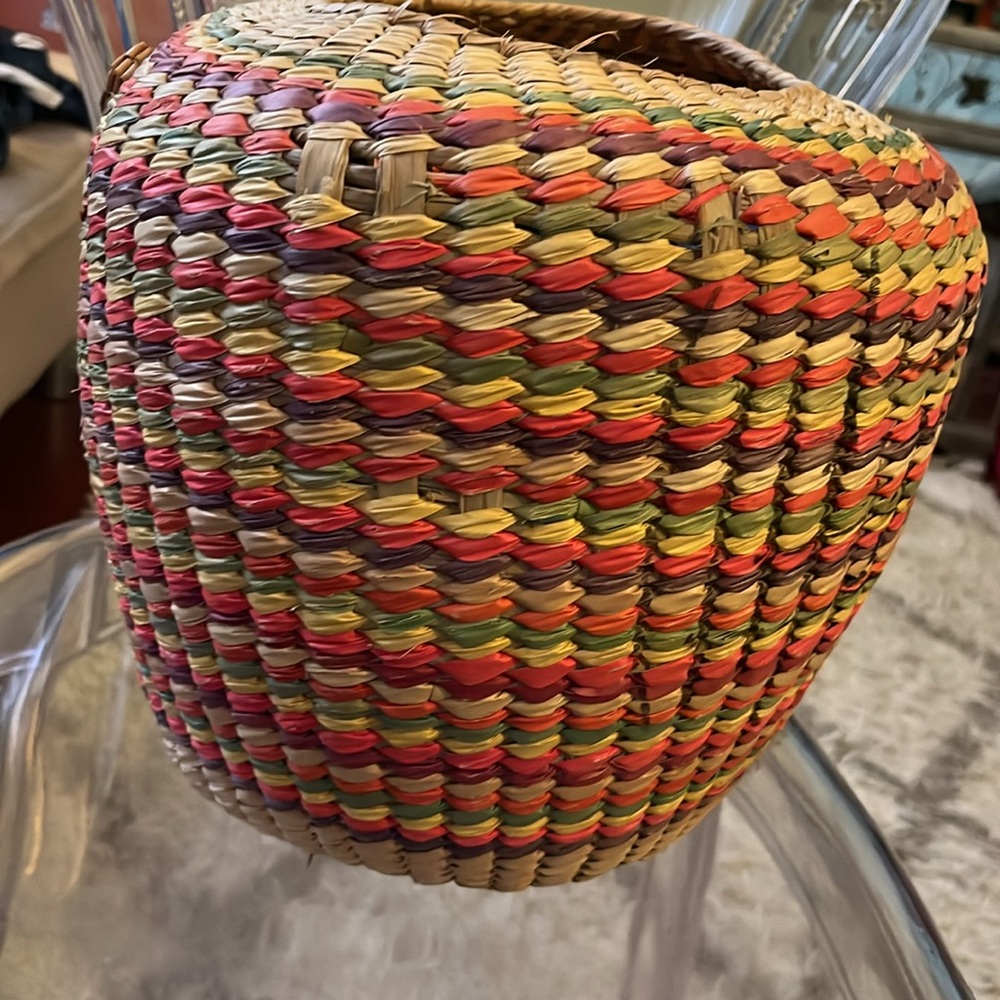 Super cute woven basket!
